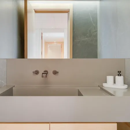 Chic Two-bedroom En In Town - Savoy