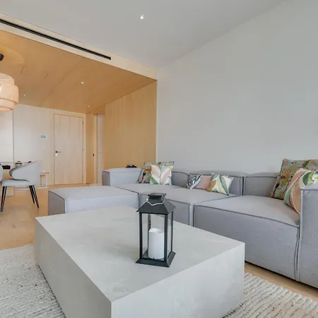 Chic Two-bedroom En In Town - Savoy * 丰沙尔