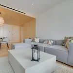 Chic Two-bedroom En In Town - Savoy * Funchal (Madeira)