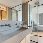Chic Two-bedroom En In Town - Savoy