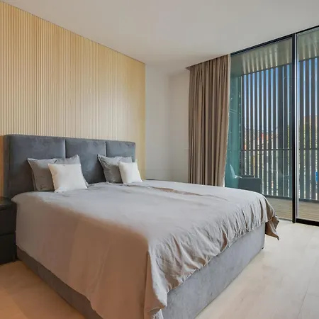 Chic Two-bedroom En In Town - Savoy * Funchal