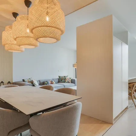 Chic Two-bedroom En In Town - Savoy Апартаменты
