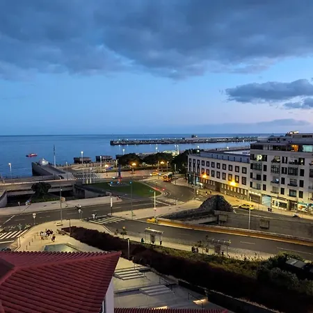 Chic Two-bedroom En In Town - Savoy Apartman Funchal