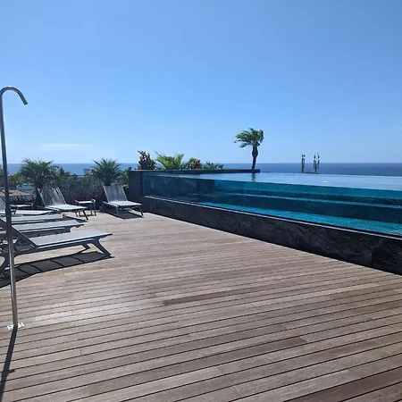 Chic Two-bedroom En In Town - Savoy Apartamento *