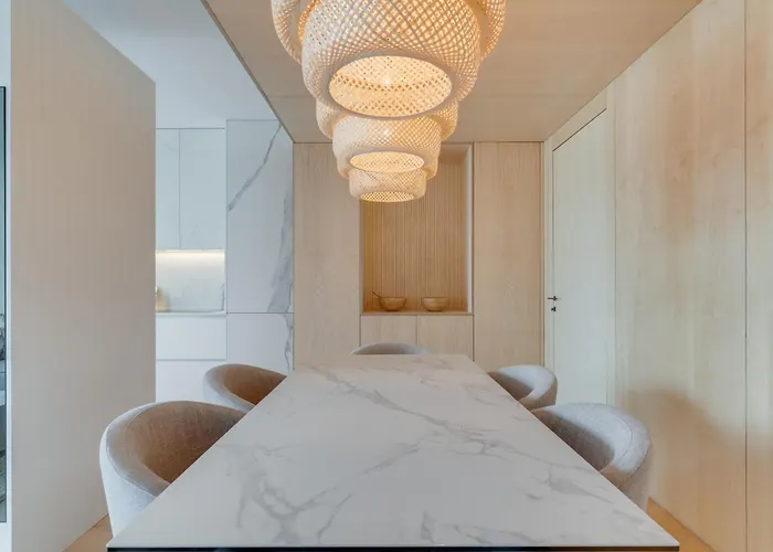 Chic Two-bedroom En In Town - Savoy Lägenhet