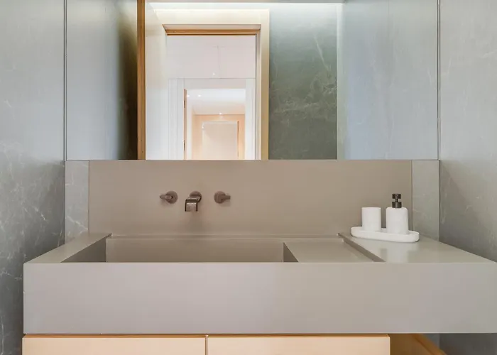 Chic Two-bedroom En In Town - Savoy