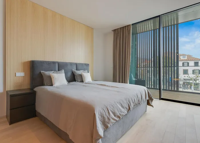 Chic Two-bedroom En In Town - Savoy * Funchal (Madeira)