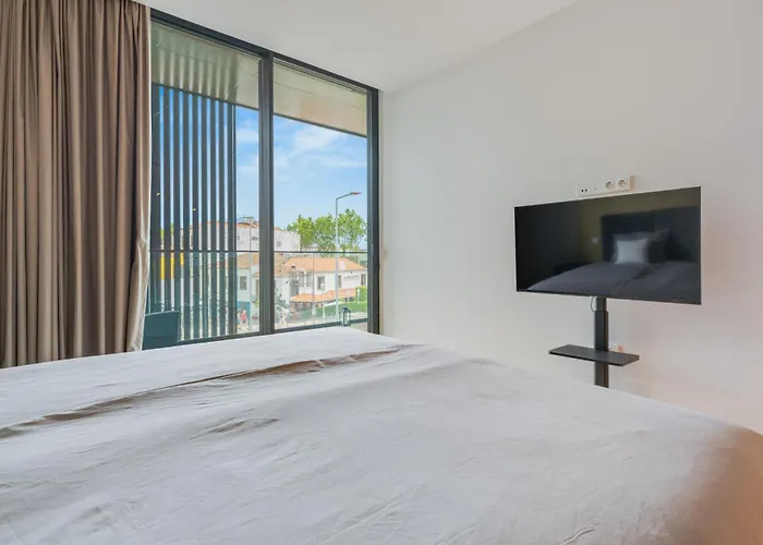 Chic Two-bedroom En In Town - Savoy Lägenhet