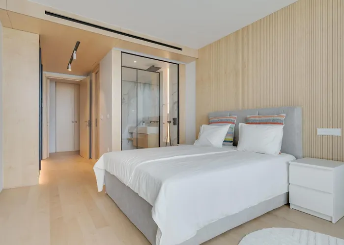 Chic Two-bedroom En In Town - Savoy Lägenhet *